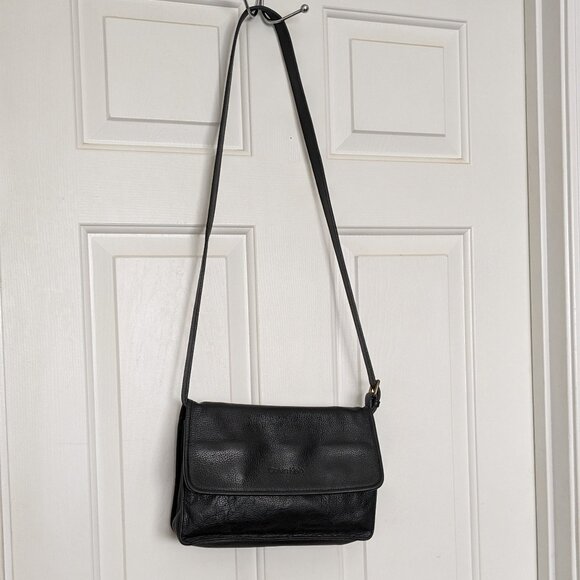 Calvin Klein Women'sPebbled Leather Crossbody Travel PurseBlack